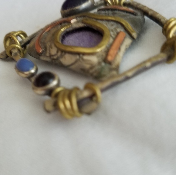 Artistic Brooch - Picture 3 of 8